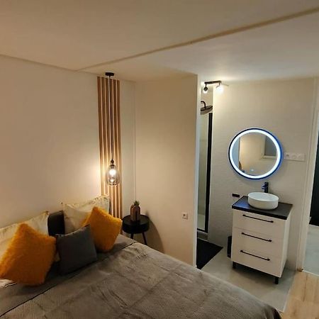 Joli Appartement Au Pied Du Tramway Безон Экстерьер фото